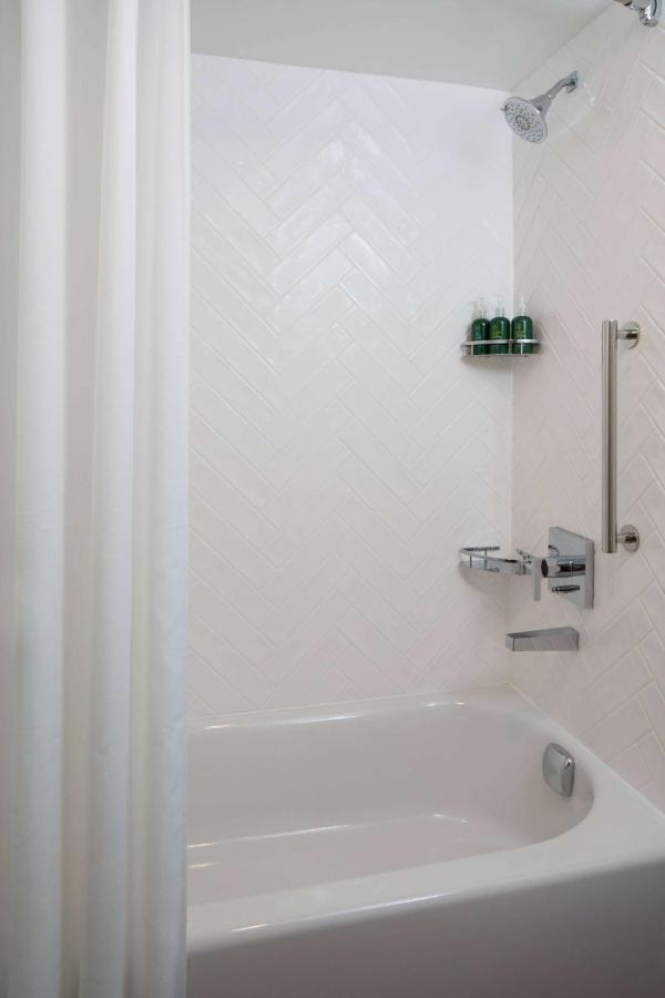 Hotel Sonesta Simply 3*
